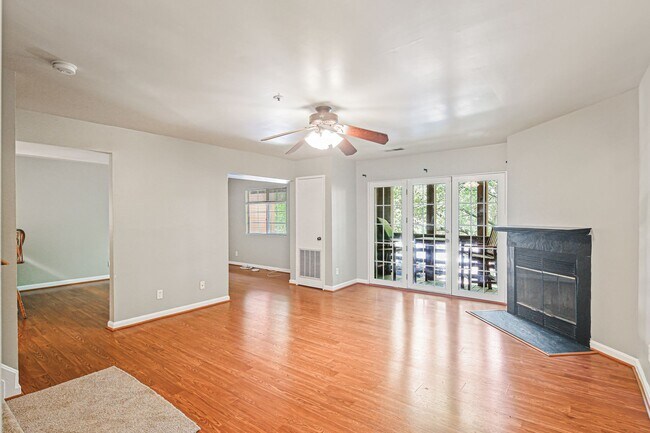 Foto del edificio - 4906 Columbia Rd