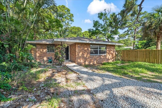 Building Photo - 935 S Tropical Trail