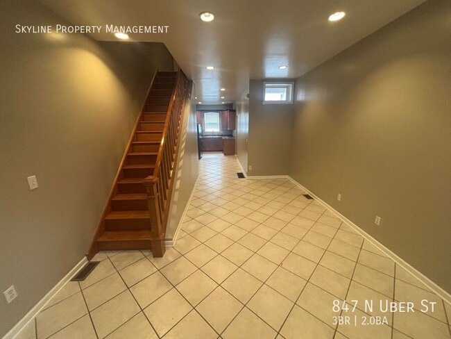 Building Photo - 847 N Uber St