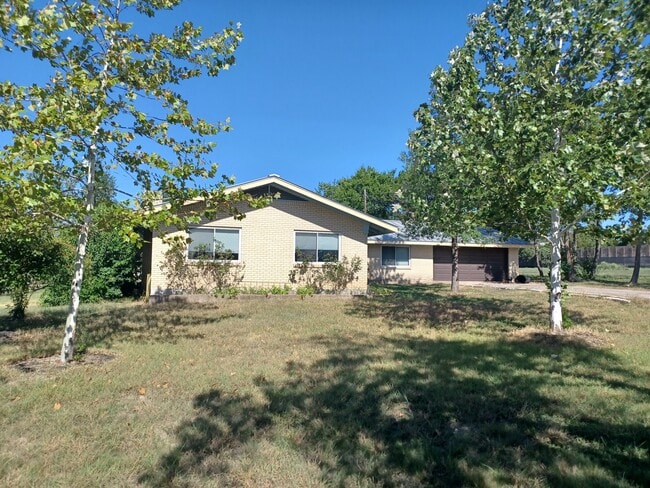Building Photo - 11158 Circle Dr