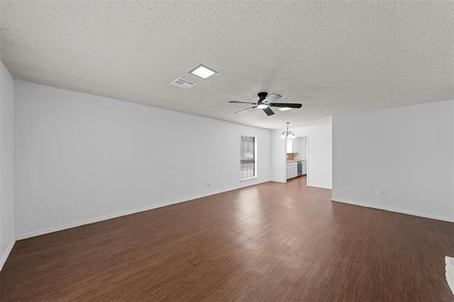 Foto del edificio - 300 Mill Creek Cir