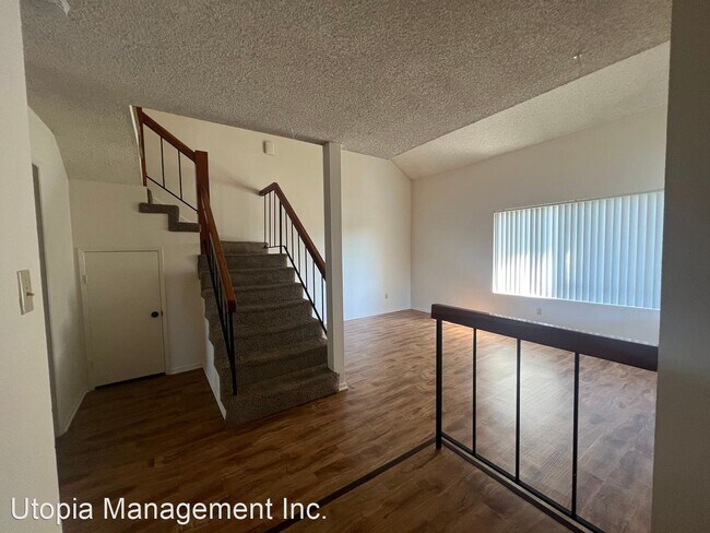 Building Photo - 2 br, 1.5 bath House - 10860 Tierrasanta B...