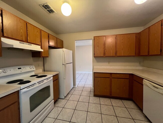 Foto del edificio - SPACIOUS 3 Bedroom, 2 Bathroom Ekana Point Home at Twin Rivers in OVIEDO!!! Available Now!
