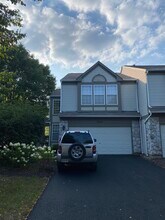 Building Photo - 3260 Bromley Ln