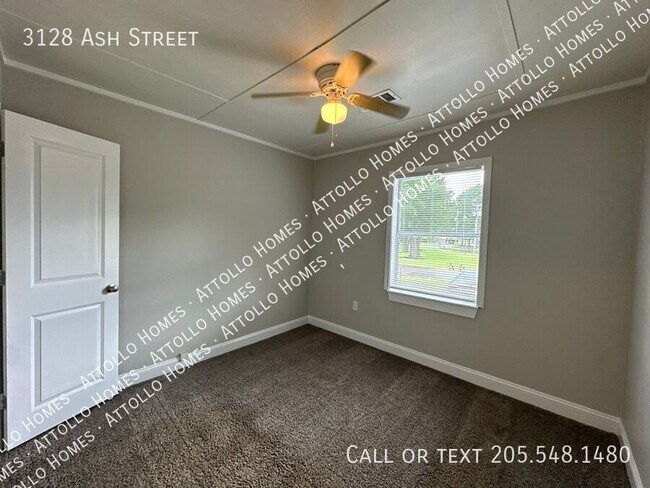 Building Photo - 3128 Ash St