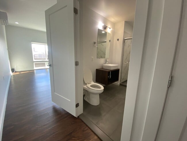 Interior Photo - 824 N Calvert St