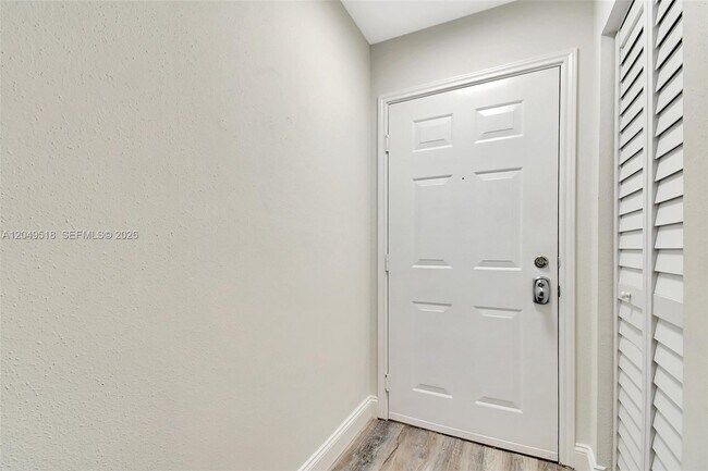 Foto del edificio - 2445 NW 33rd St