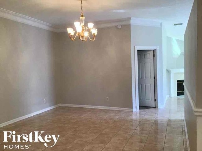 Building Photo - 4576 Antler Hill Dr E