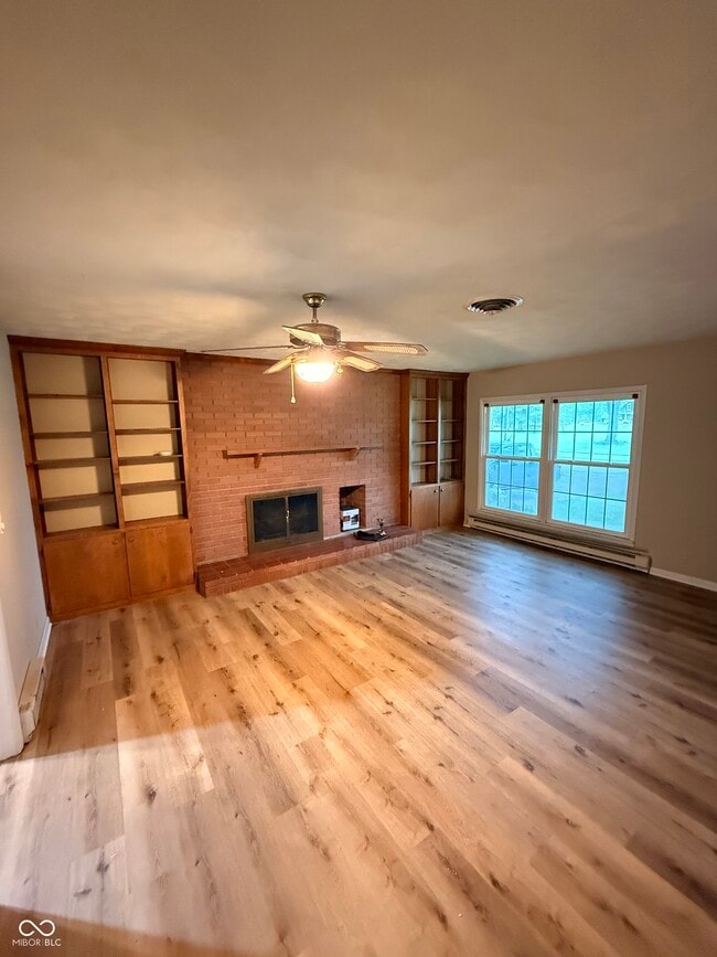 Building Photo - 702 Edgewood Dr