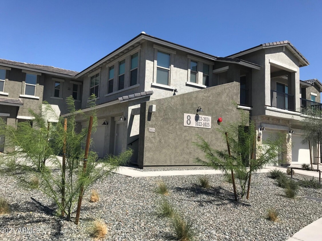 Primary Photo - 5100 E Rancho Paloma Dr