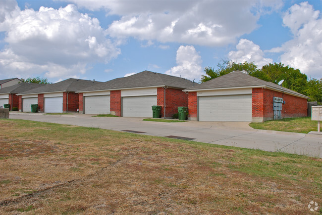 Building Photo - Wykeham Condominiums