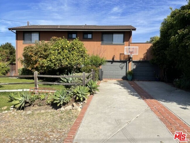 Foto del edificio - 6447 Guernsey Ave