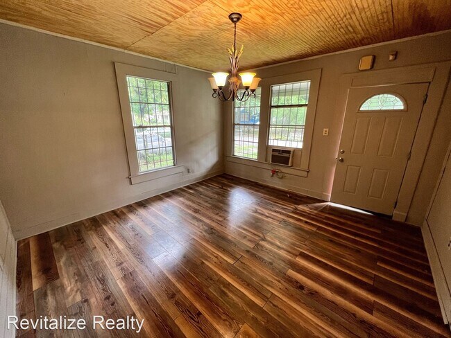 Building Photo - 3 br, 2 bath House - 1064 Alba St.