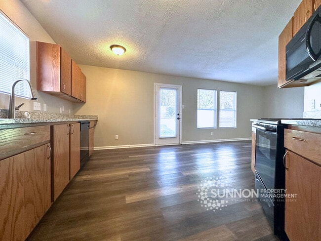 Foto del edificio - Charming 3 Bedroom 2.5 Bathroom in Meadow Hill