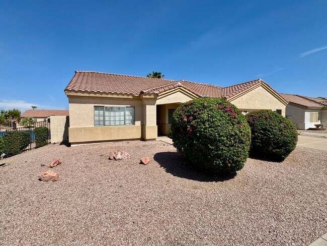 Building Photo - 3-6 Month Rental, Amazing Water Front Property With Private Pool!