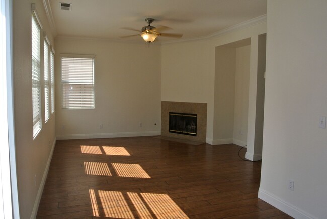 Building Photo - 4Bed/2.5Bath w/ Loft in Oceanside~ Ventana