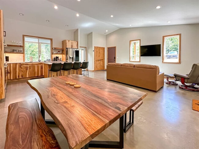 Foto del edificio - 1196 Place Rd