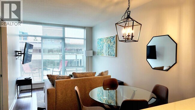 Photo du bâtiment - 814 1777 7 AVENUE