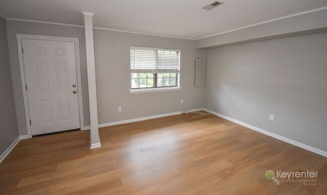 Foto del edificio - 1006 N York Rd