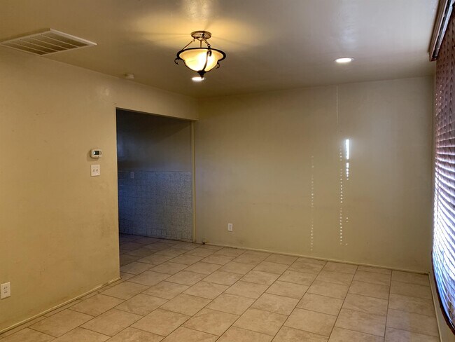 Building Photo - 926 W Calle De Casas Lindas