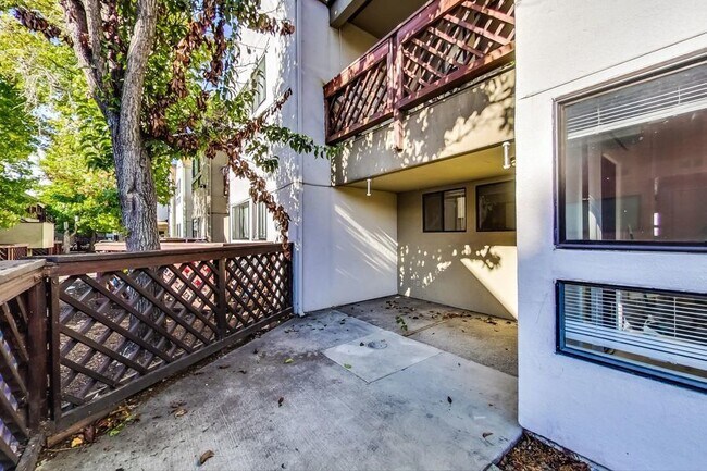 Foto del edificio - Updated Apartment near BART. 1 month Free!!