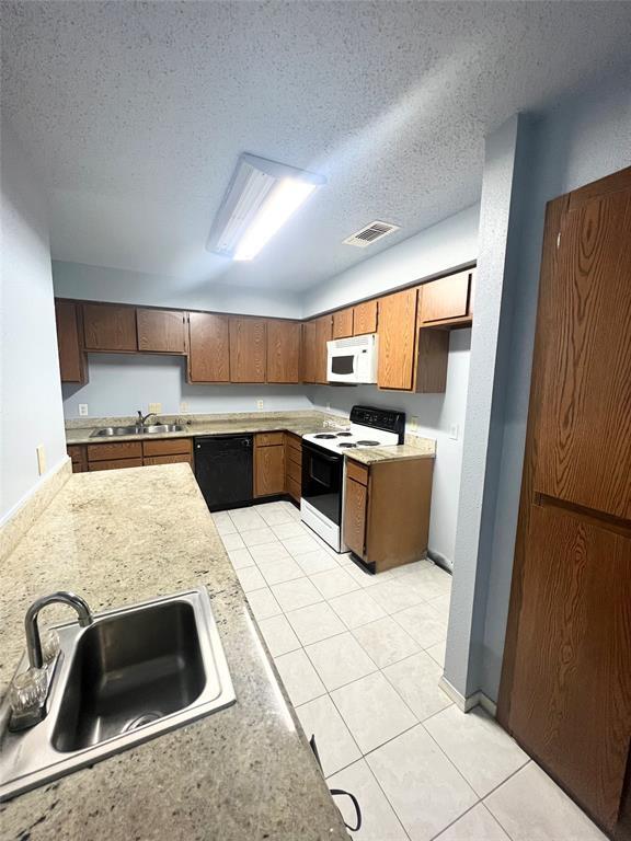 Foto del edificio - 6601 Sands Point Dr