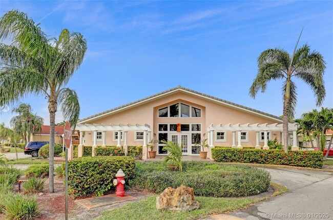 Building Photo - 21275 NE 8th Pl  2 Miami Fl 33179