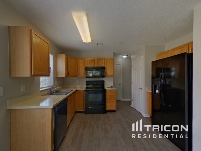 Foto del edificio - 5203 Holbert Cir