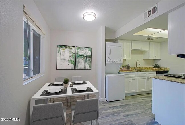 Photo - 1248 S Vineyard Apartment