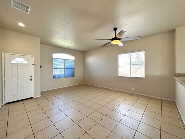 Building Photo - AVAILABLE NOW!! 4 Bedroom 3 Bathroom Home ...