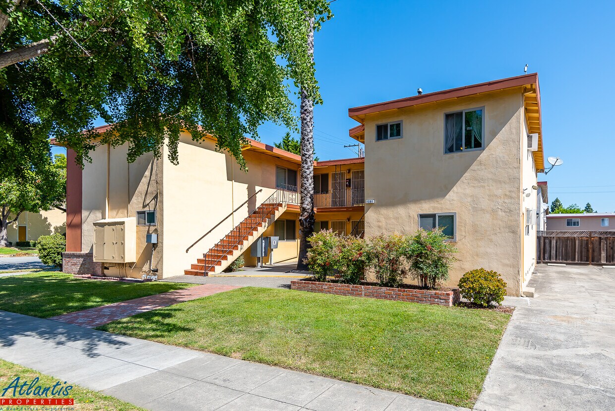 Primary Photo - 1291 Pedro St