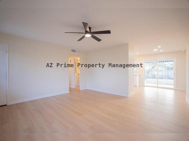 Building Photo - 3142 N 78th Dr