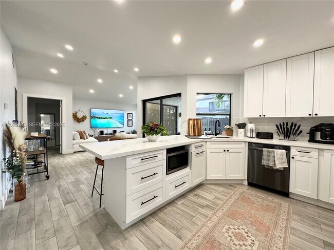 Foto del edificio - 4840 SW 149th Ct