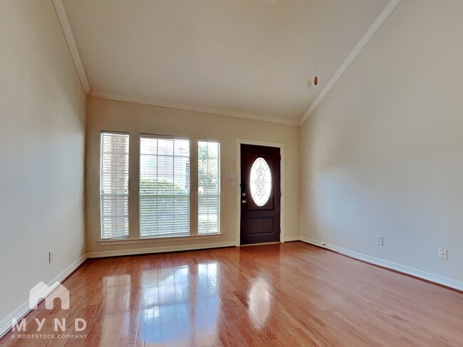 Building Photo - 1127 Enclave Sq E