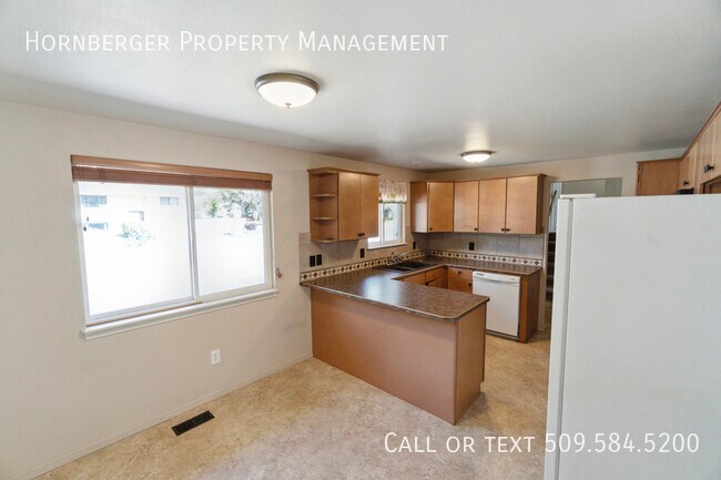 Building Photo - 3018 S University Rd