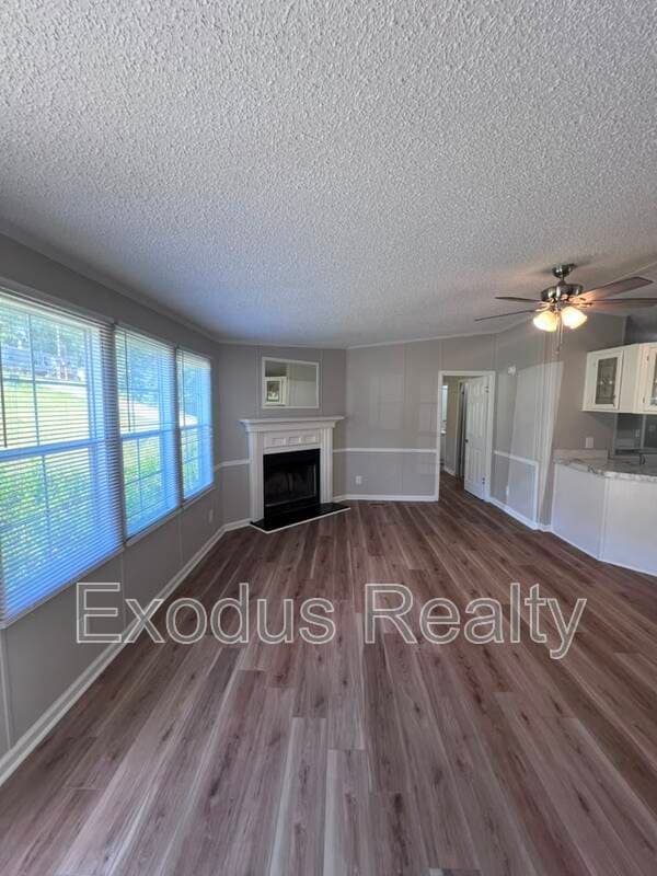 Building Photo - 771 Deer View