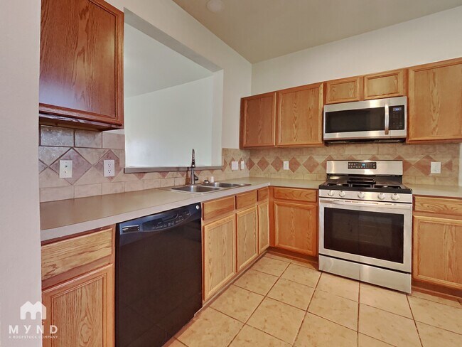 Foto del edificio - 16859 Mammoth Springs Dr