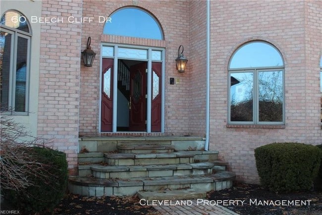 Building Photo - 60 Beech Cliff Dr