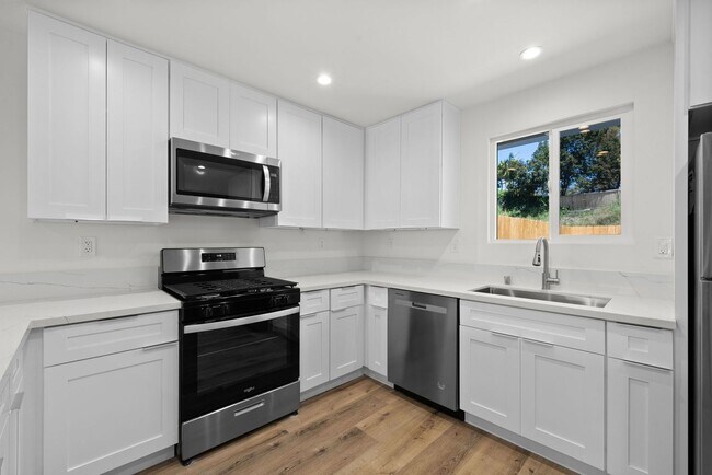 Foto del edificio - 2718 Oceanside Blvd