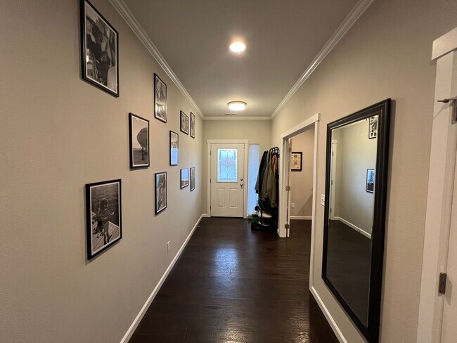 Building Photo - Stunning Tehaleh Home, A Must See!