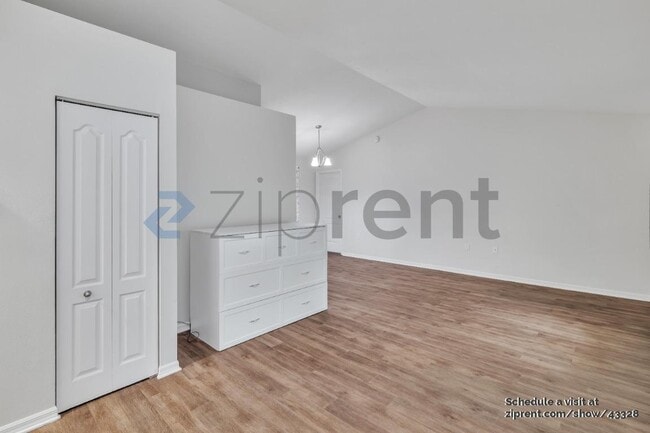 Foto del edificio - 1038 Malletwood Dr