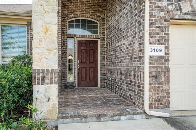 Foto del edificio - 3109 Tamarack Ln