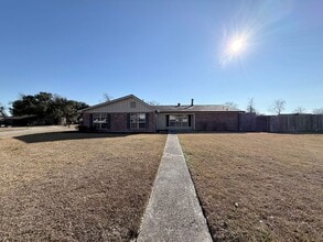 Building Photo - 2021 Marge Ln