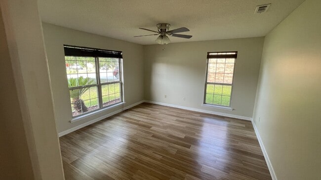 Foto del edificio - Home For Rent