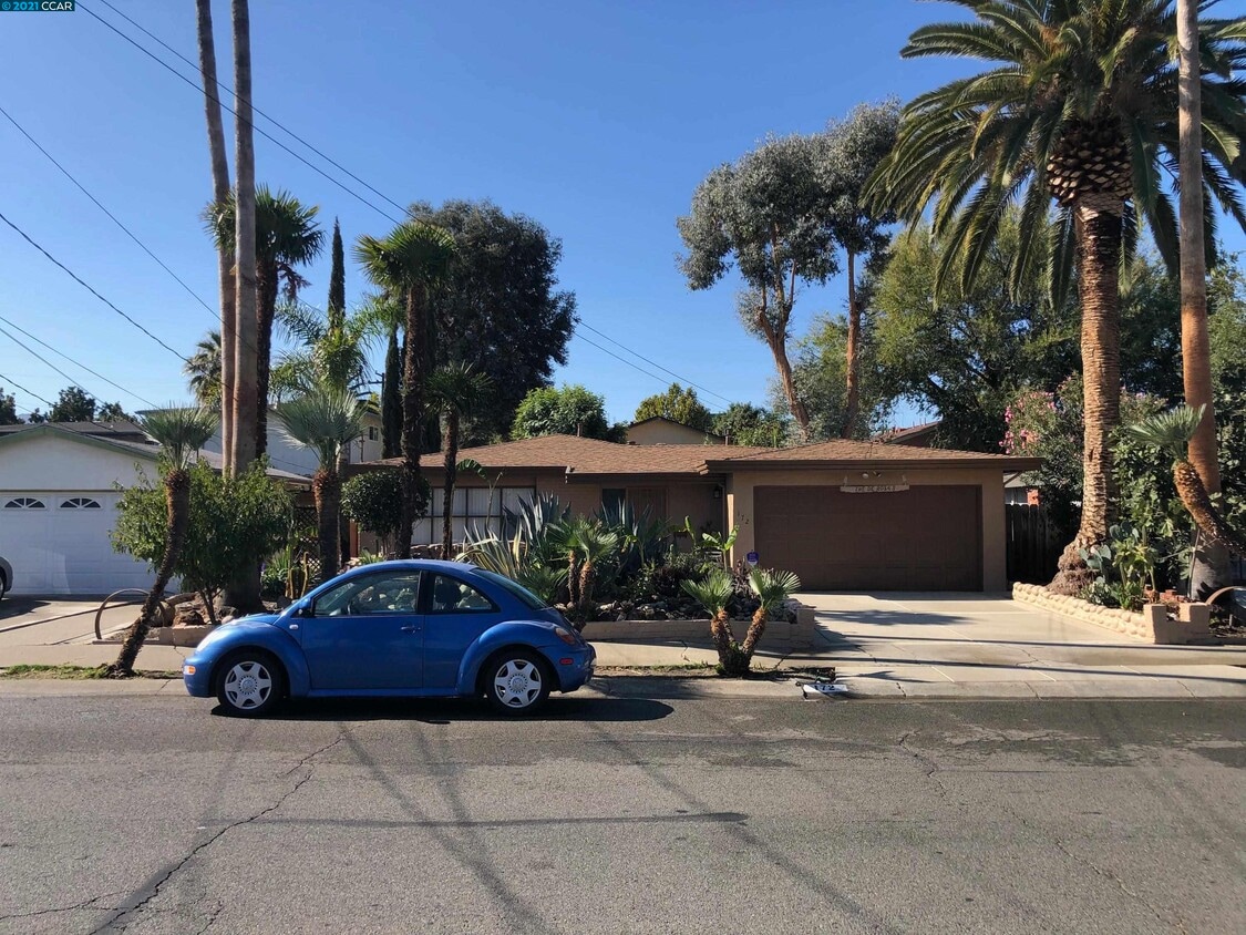 Primary Photo - 172 Yosemite Dr