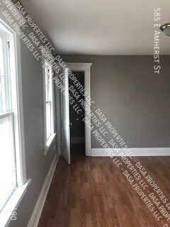 Building Photo - 585 E Amherst - 3 Bed / 1 Bath