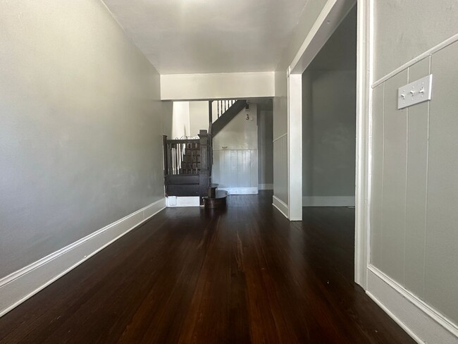 Building Photo - Four-bedroom townhouse in Baltimore