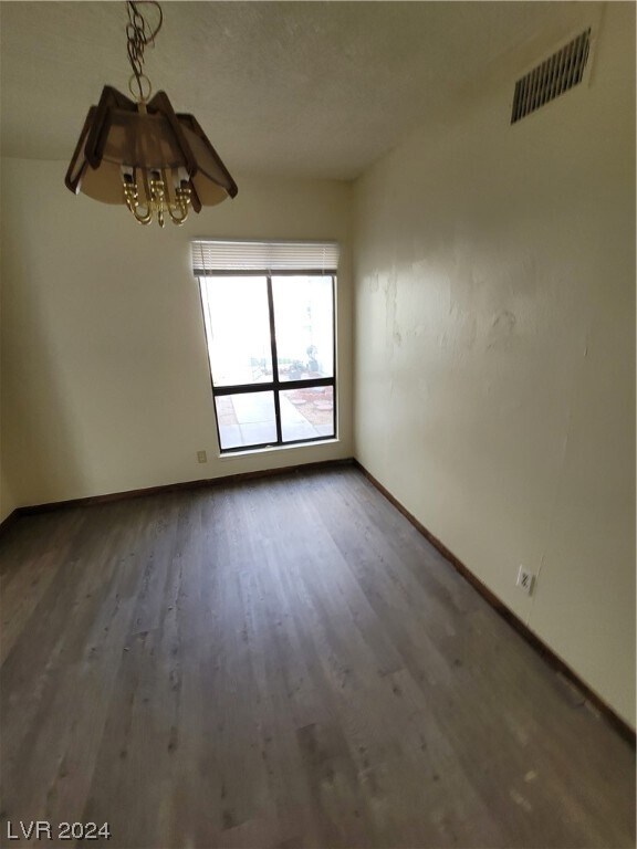 Foto del edificio - 5709 Goldmount Ave