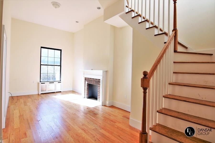 Primary Photo - 111 West 74th Street