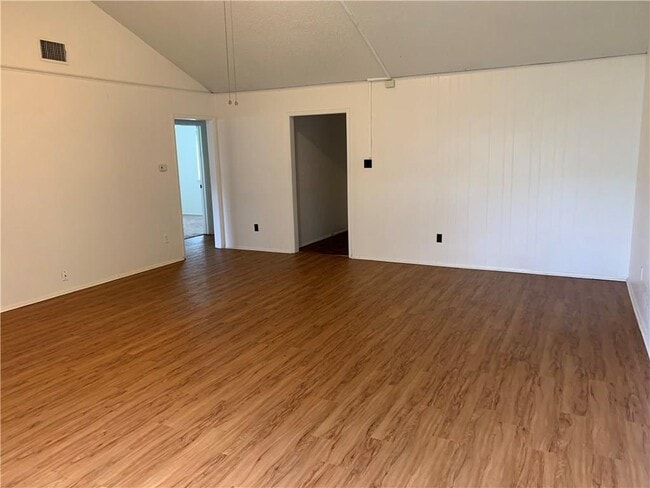Building Photo - 2708 Charlesworth Dr